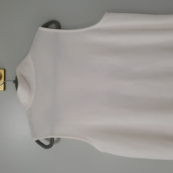 Quacker Factory Women Zip Fleece Vest Winter White Poinsettia Holiday Christmas - Picture 6 of 13